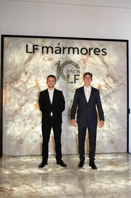 Matheus Camargo Freitas e Lucas Freitas Ladeia