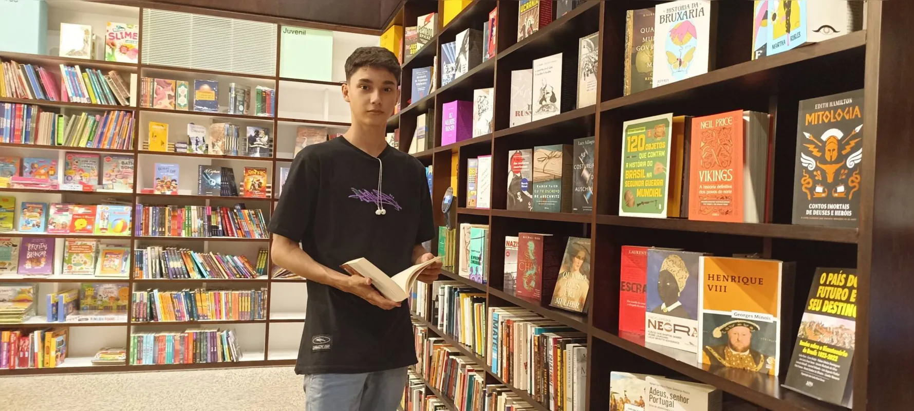 Gustavo Weber, estudante, tem a leitura como fonte de informação e entretenimento