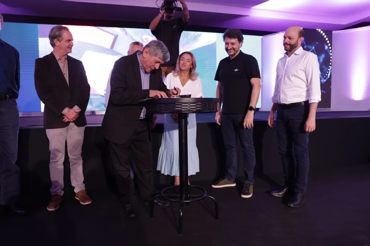 Maia, João Mendonça, prefeito em exercício de Londrina, Márcia Manfrin, Moraes e Wendell Gussoni, gerente regional noroeste do Sebrae/PR, no lançamento da iniciativa