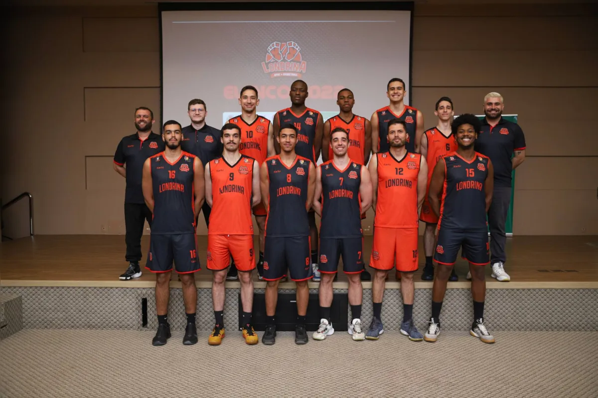 Imagem ilustrativa da imagem Londrina Basquete apresenta elenco e novos uniformes