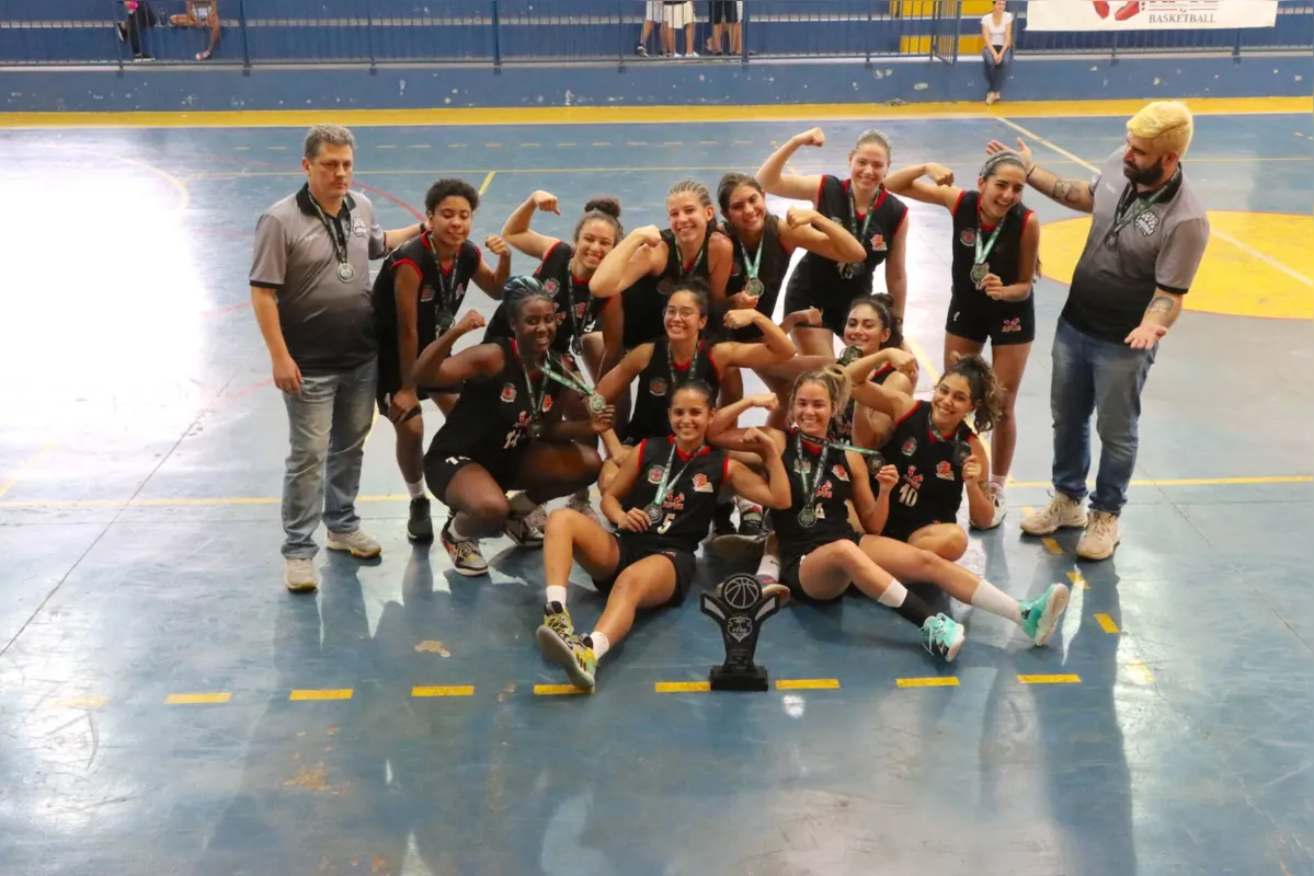 Imagem ilustrativa da imagem Londrina Basquete é vice-campeão do Paranaense Feminino