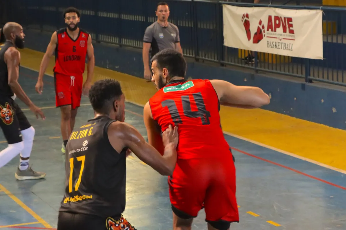 Imagem ilustrativa da imagem Londrina Basquete encara Ponta Grossa em semifinal do Paranaense