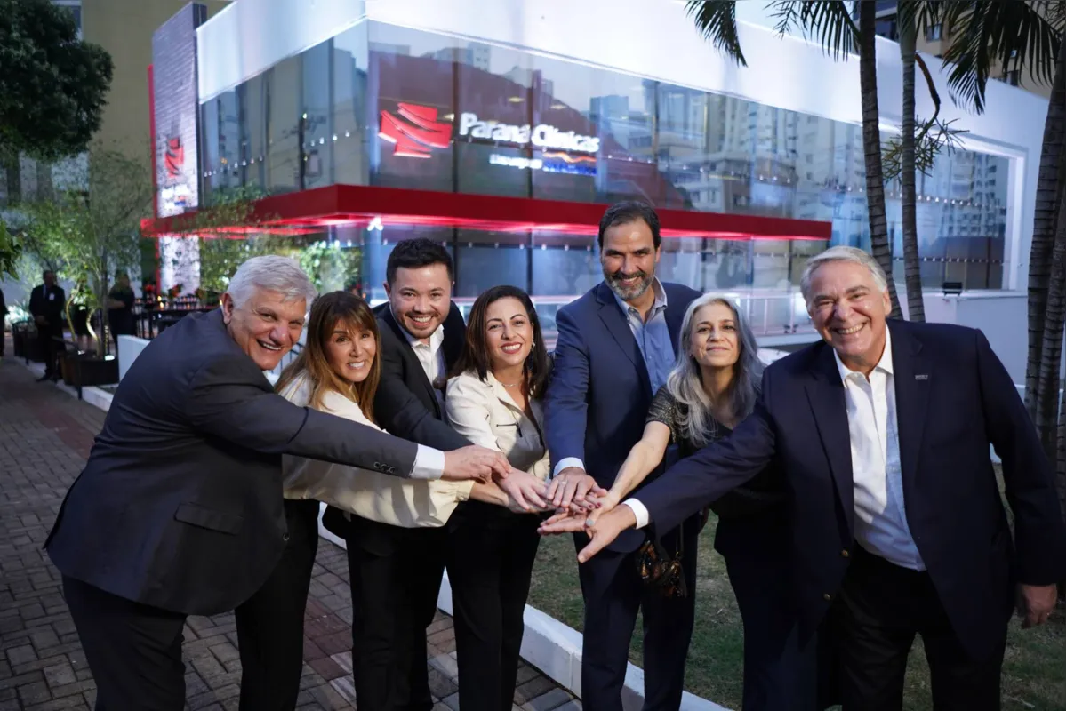 O evento contou com a presença do Diretor da Paraná Clínicas, Dr. Carlos Mortean; Diretora Comercial da SulAmérica, Solange Zaquem; Diretor de Pricing, Estratégia e Produtos de Saúde e Odonto da SulAmérica, Juliano Tomazela; Vice-Presidente de Saúde e Odonto do Grupo SulAmérica, Juliana Caligiuri; CEO do Grupo SulAmérica, Ricardo Bottas; Vice-presidente Capital Humano Sustentabilidade e MKT, Patrícia Coimbra e do Presidente de conselho do Grupo SulAmérica, Patrick Larragoiti