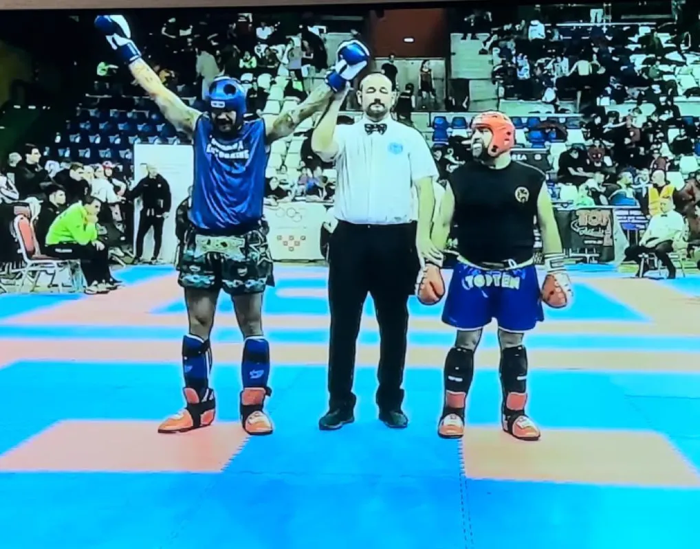 Imagem ilustrativa da imagem Londrinense é bicampeão da Copa Europeia de Kickboxing