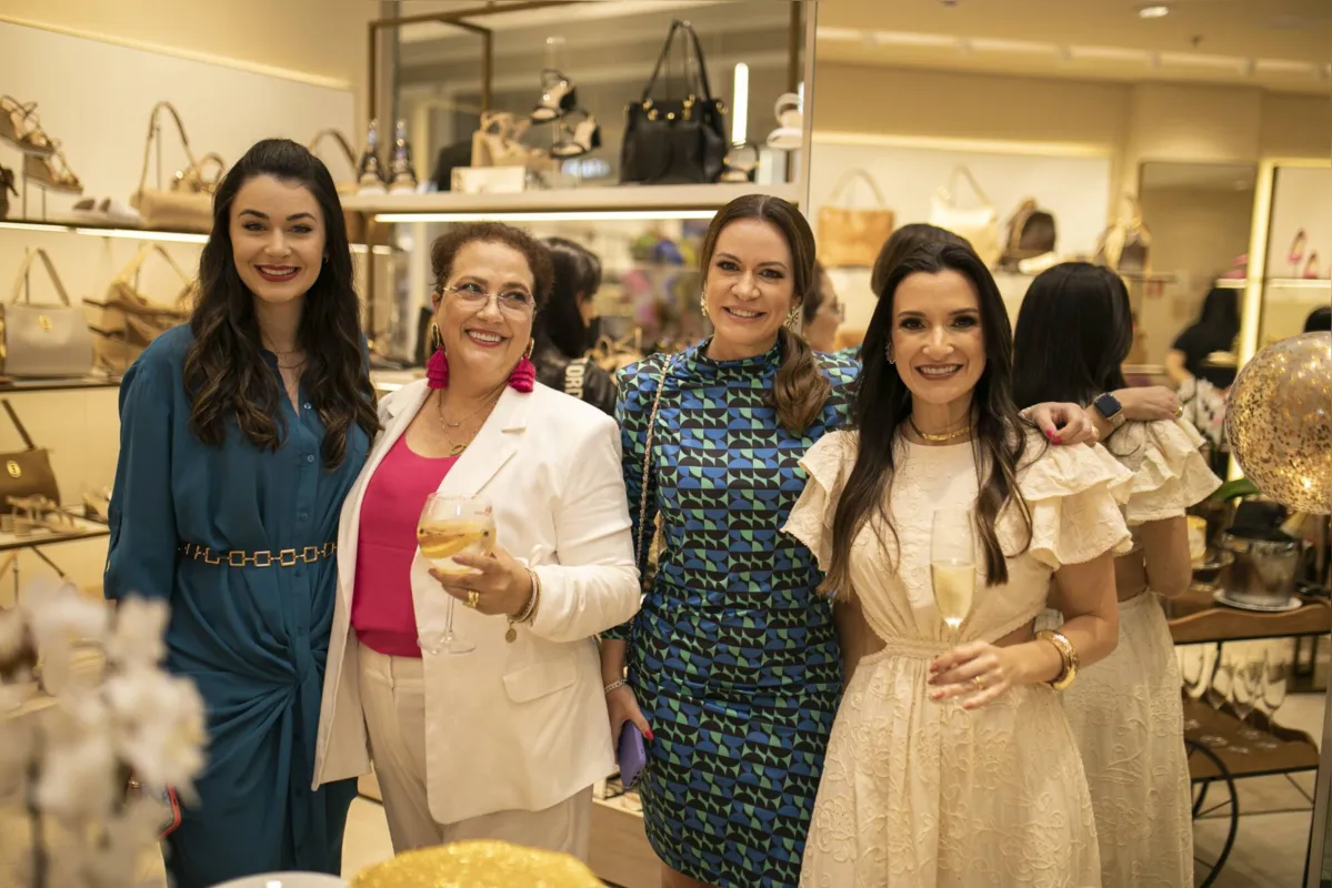 Zilá e Fernanda com Isa Morales Von Borstel e Grasiela Marquezini Moreira, do Instagram @tendencialondrinense