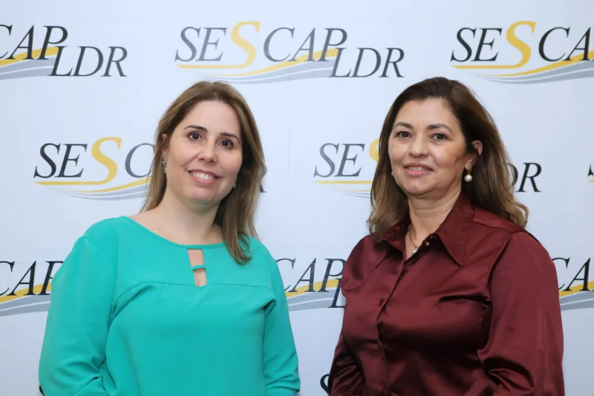 Viviane Batista (diretora adjunta de eventos) e Marisa Furlan (diretora de eventos)