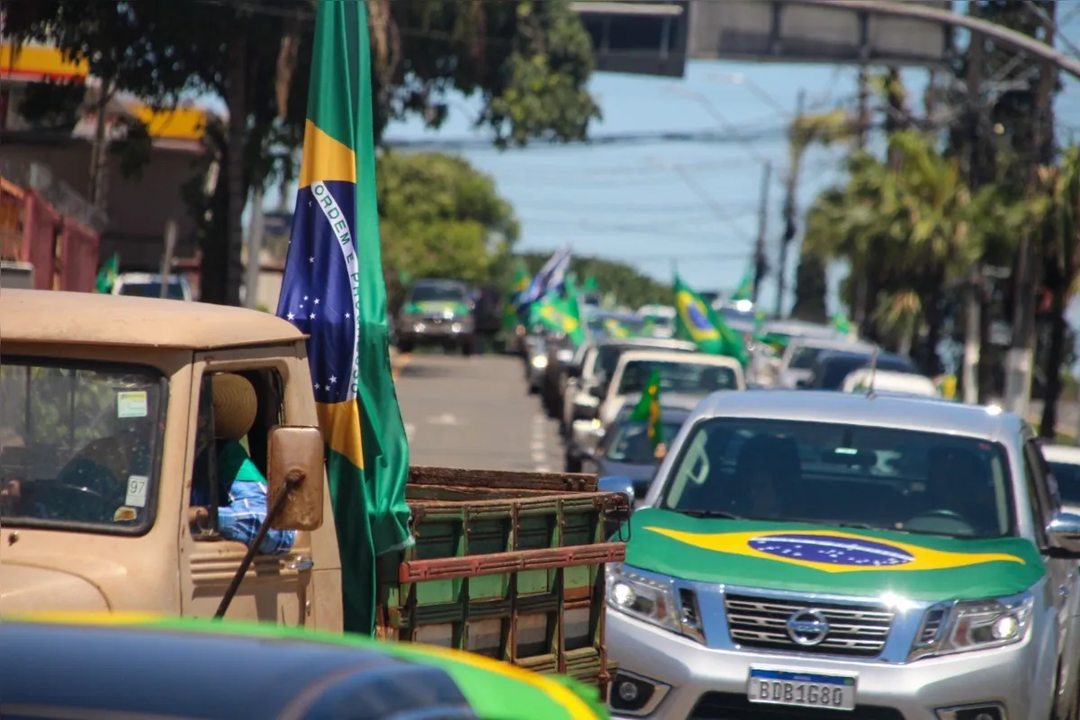 Imagem ilustrativa da imagem Manifestantes contra eleição de Lula fazem carreata em Londrina