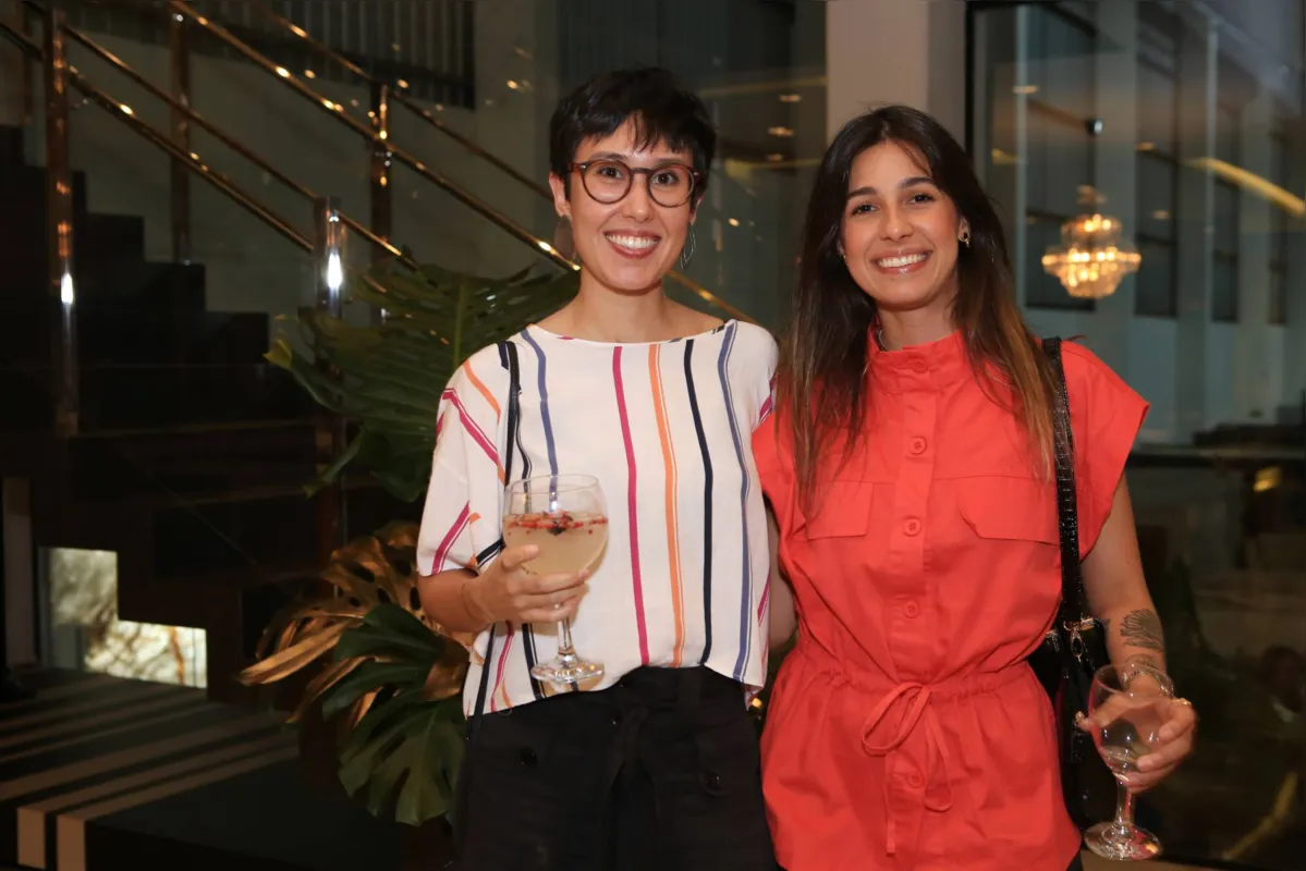 Giovana Abelha e Julia Teixeira