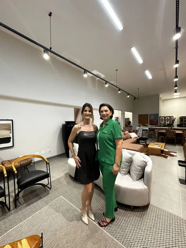 As anfitriãs, Márcia Soares e Maristela Derbli
