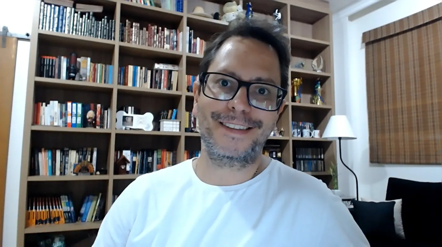 O professor Felipe Arruda Moura destaca a atuação dos profissionais em hospitais, clínicas, academias, clubes, treinamento de esportes, além de outras atvidades