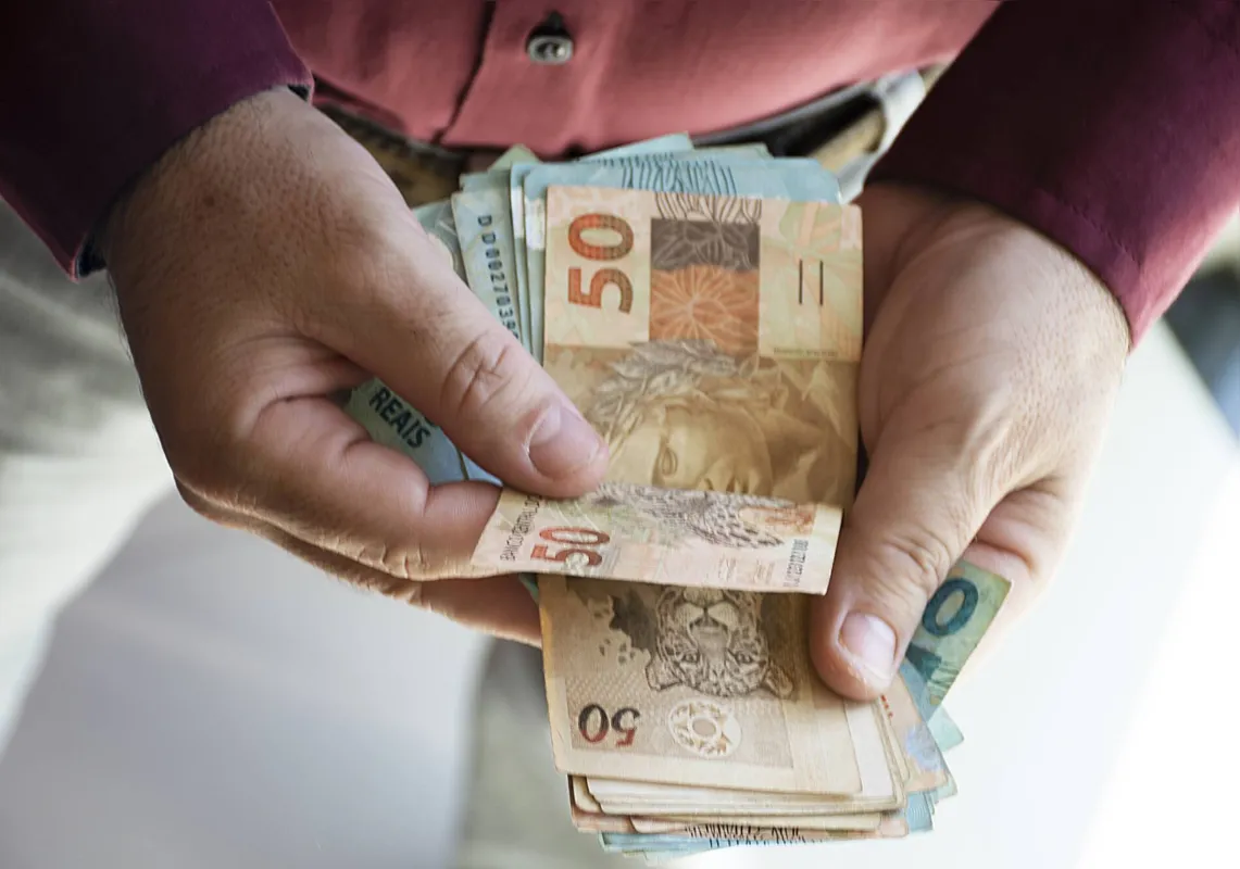 Da mesma forma, a projeção do mercado para a inflação de 2023 também está acima do teto previsto