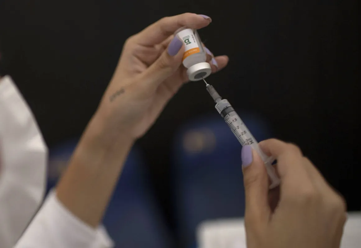 Aproximadamente 57% das crianças de 3 a 11 anos aptas a receber a vacina tomaram a primeira dose do imunizante contra a Covid e 39% têm duas doses