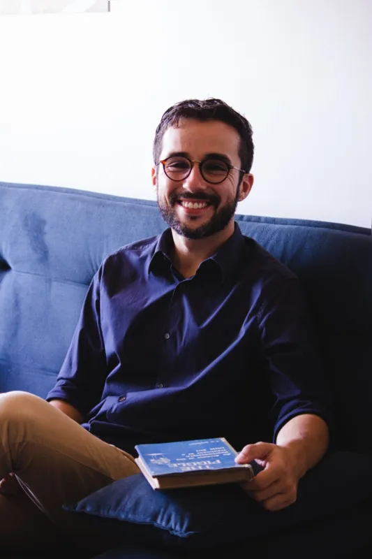 Felipe de Souza Barbeiro: "Em alguns casos, a escola representa um instrumento reparador em muitas faltas que ocorrem em casa”