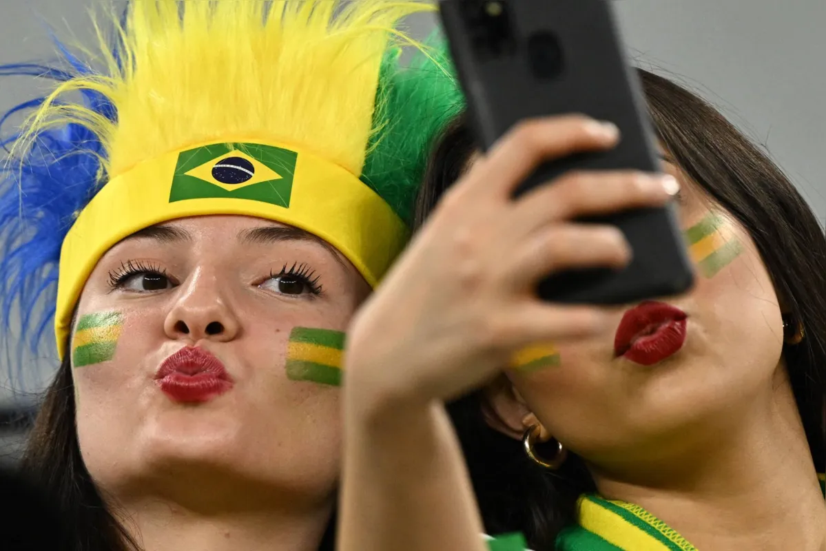 Brasileiras na Copa e celebram a tribo com a tecnologia