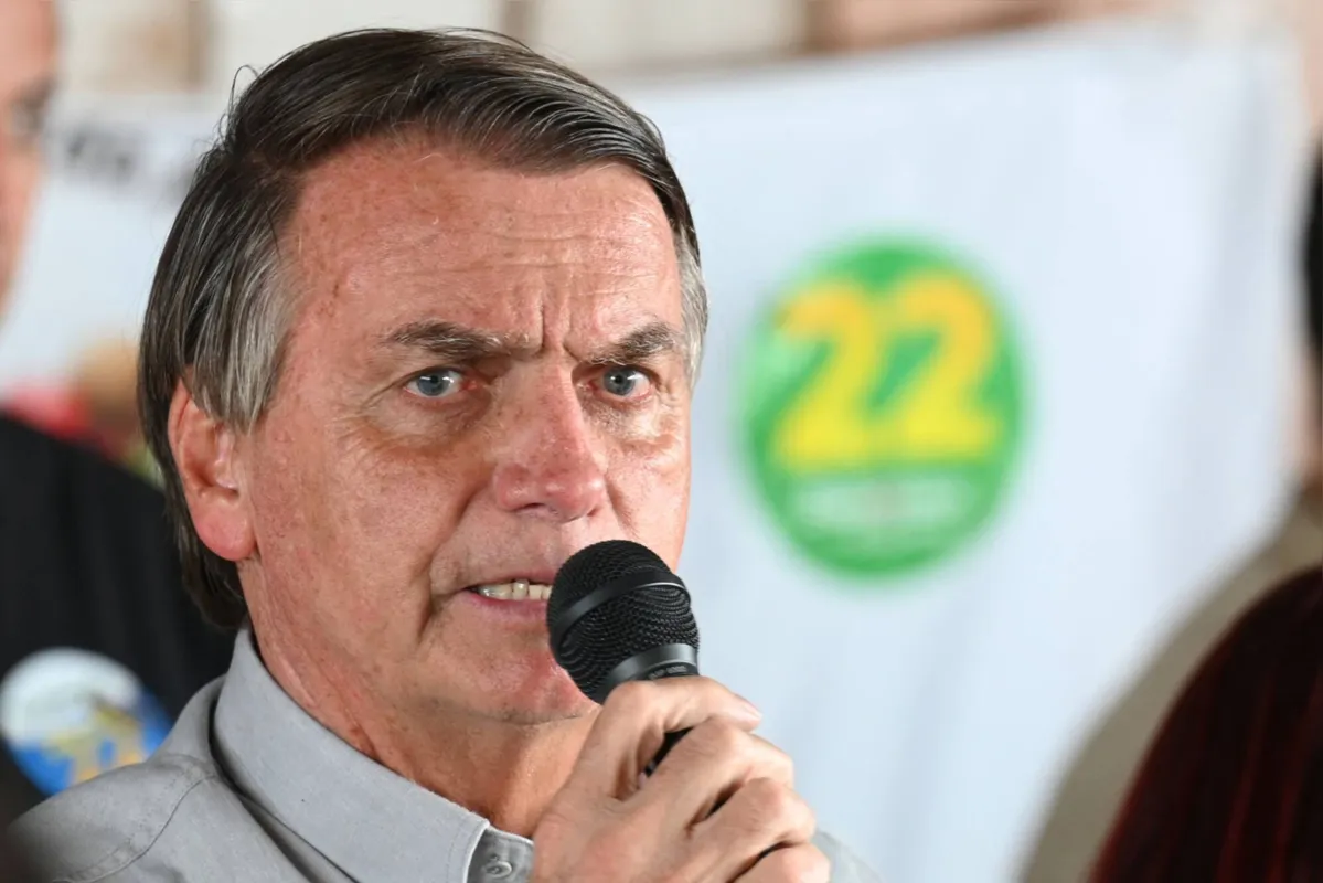 October 24, 2022. - Veteran leftist Luiz Inacio Lula da Silva said he is keeping an eye on poll numbers showing his lead narrowing over far-right incumbent Jair Bolsonaro for Brazil's October 30 presidential runoff but is confident he will win. (Photo by EVARISTO SA / AFP)