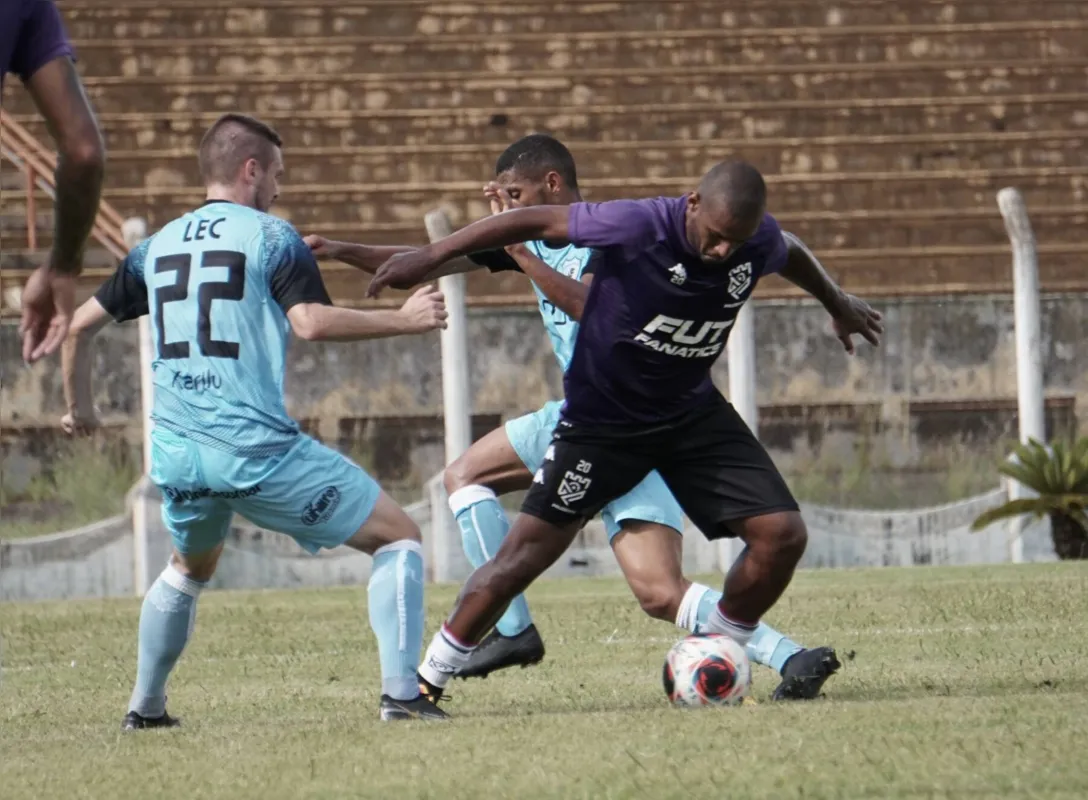 Técnico Edinho utilizou alguns dos novos contratados no jogo-treino de ontem em Presidente Prudente, mas time não teve boa atuação