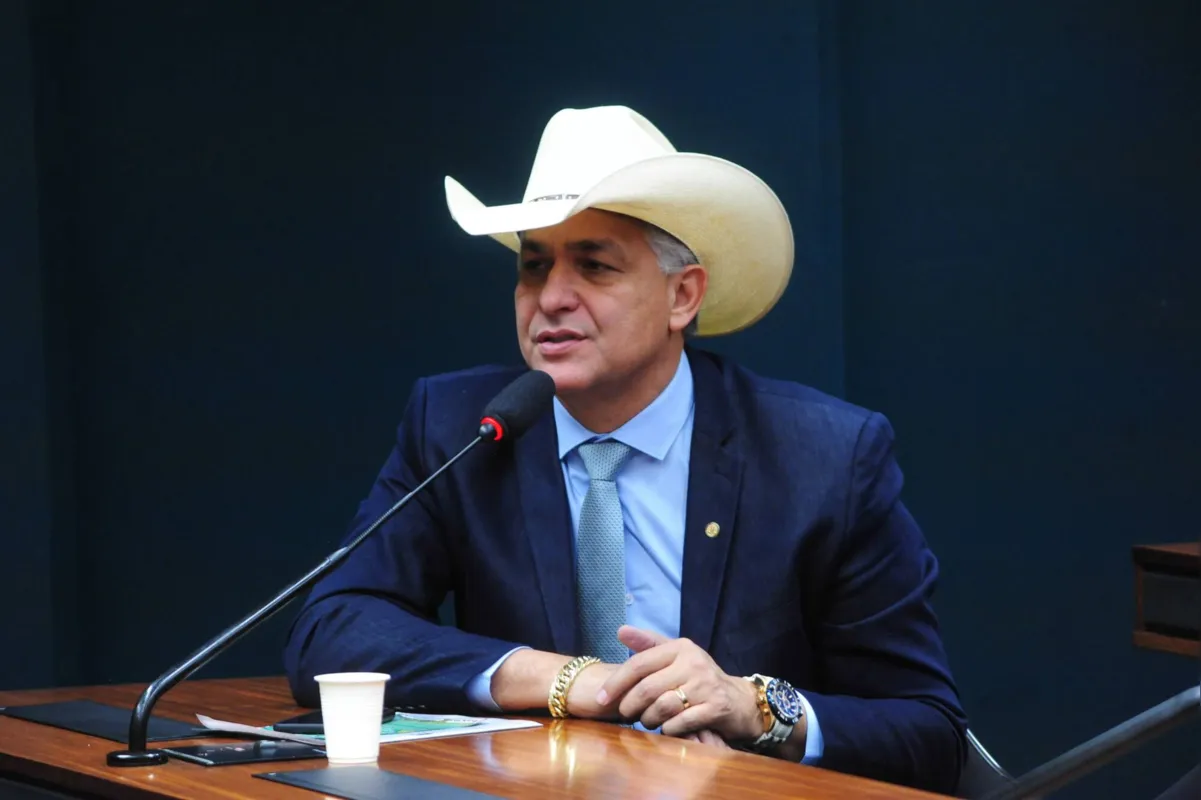 Imagem ilustrativa da imagem “Não sou Lula nem Bolsonaro”: Marco Brasil adota tom contra polarização