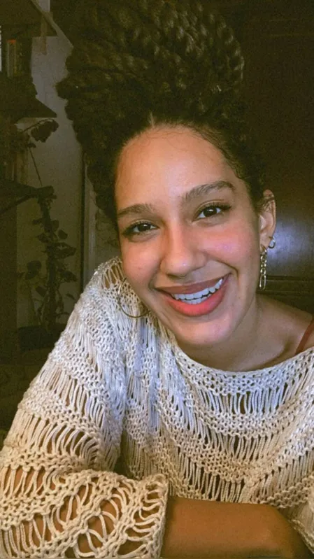 A psicóloga clínica Gabriela Castro lembrou que a  interação social se tornou muito pautada no que acontece nas redes sociais