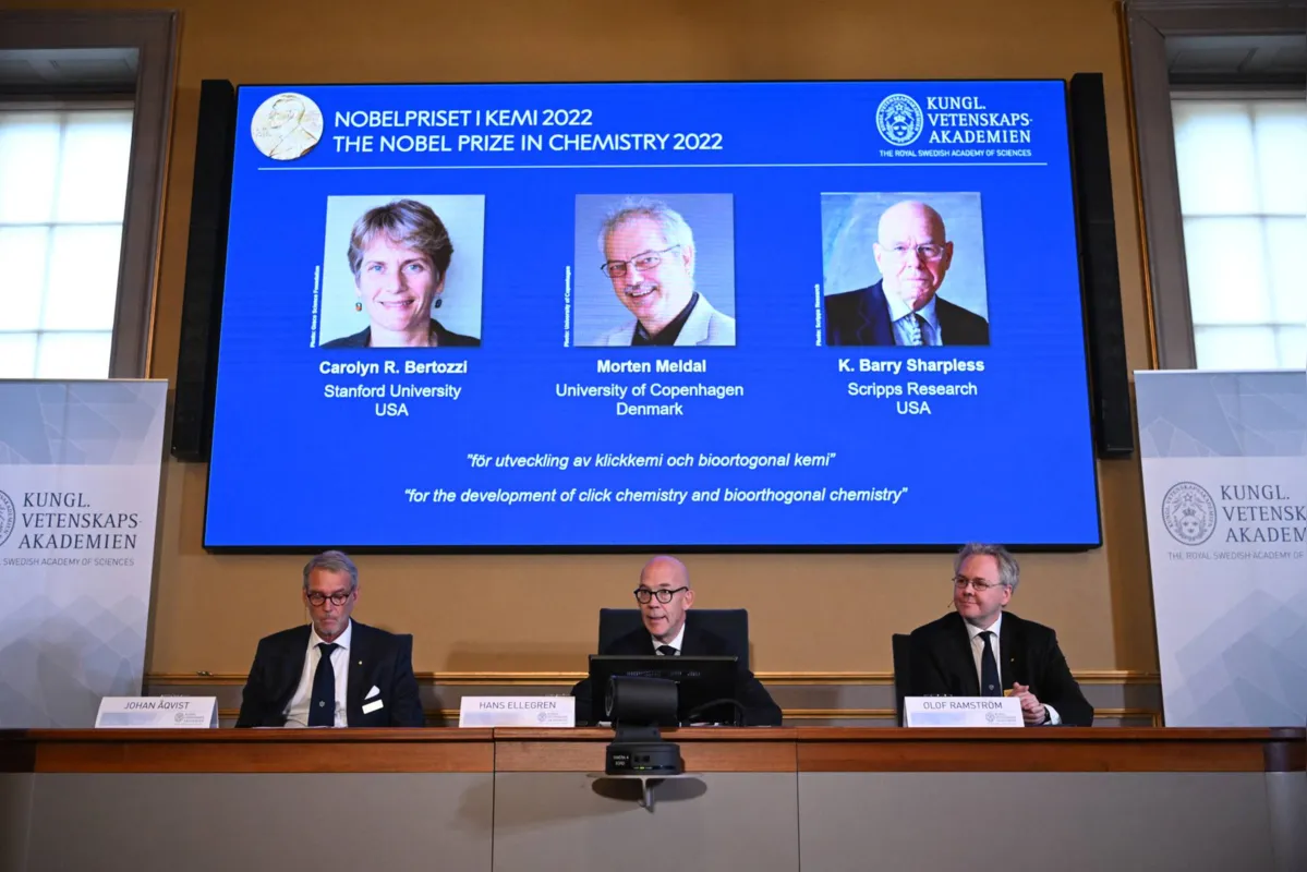 Os americanos americanos Carolyn Bertozzi e Barry Sharples e o dinamarquês Morten Meldal ganharam o Nobel de Química