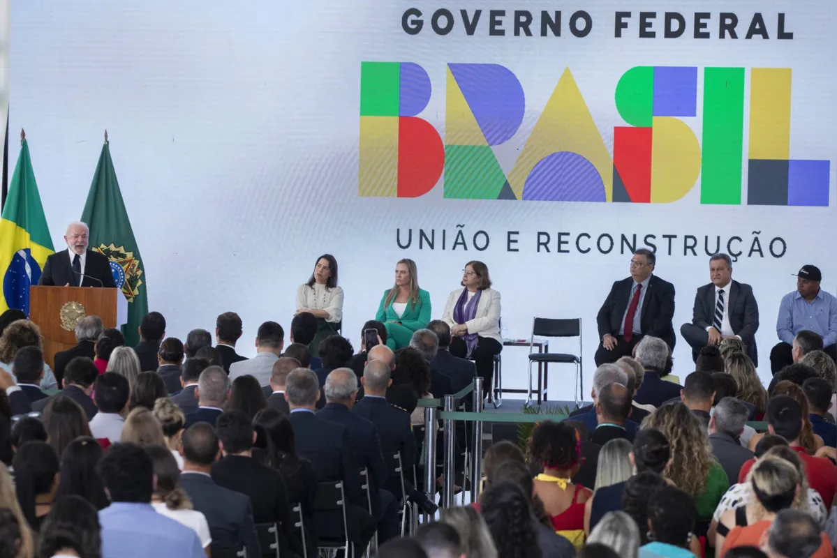O presidente Luiz Inácio Lula da Silva, durante lançamento do novo Programa Nacional de Segurança Pública com Cidadania (Pronasci II). Durante a cerimônia, houve a entrega de 270 viaturas para Patrulhas Maria da Penha