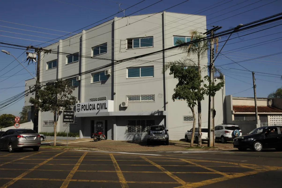 materia: geral - policia civil assinala indicativon de greve

-ft- gina mardones / folha de londrina

19-06-2019