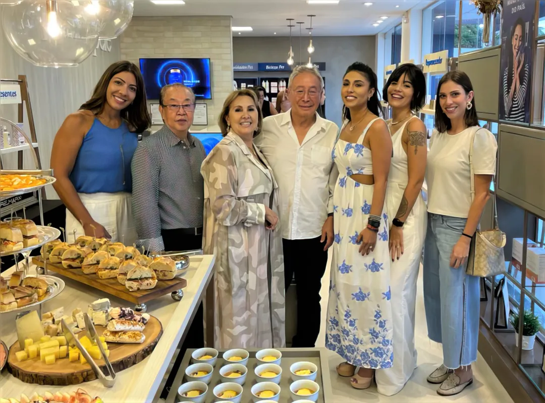 Alaíde Souza – Coordenador de Expansão Pharmapele com Ywao Miyamoto, Sonia Miyamoto, Tomoaki Miyamoto,Carla Miyamoto, Larissa Mendonça e Glenda Miyamoto