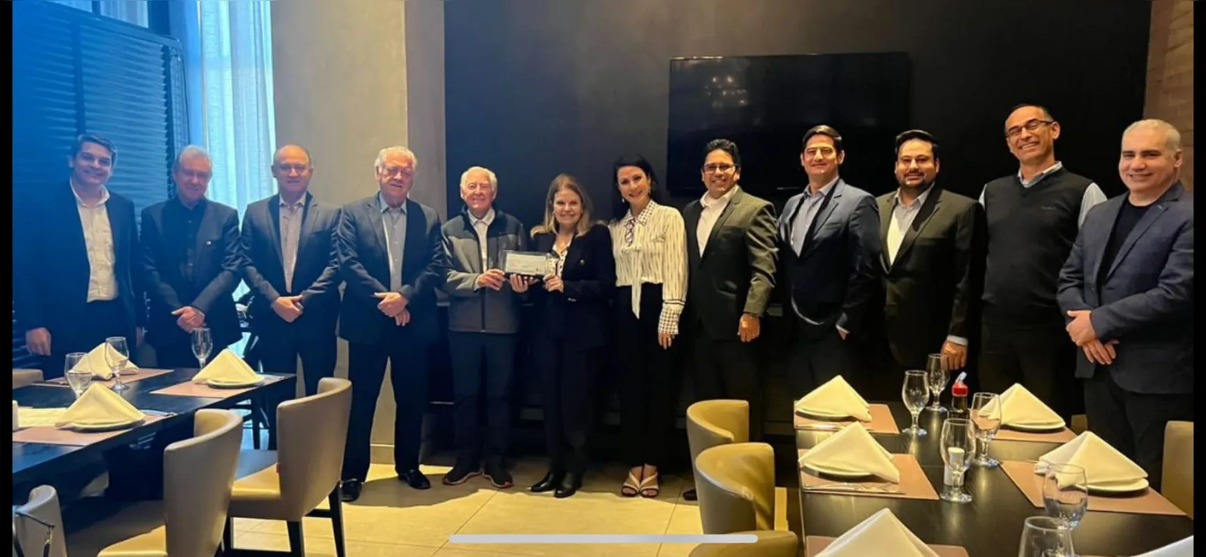 Os diretores do HCL  Francisco Ontivero, Mara Rossival, Flávio Meneghetti, Carlos Picchi e Edmilson Garcia. Do Banco Bradesco, Erika Rennó, Gilberto Cordovil, Norberto Morales, Fellipe Antônio, Luciano Frigo, Ramon Ortiz e Wilton Júnior