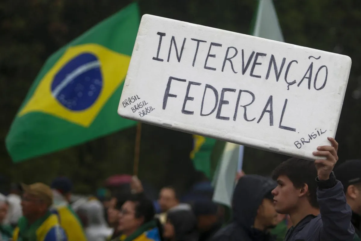 Imagem ilustrativa da imagem O que é o artigo 142 citado por bolsonaristas para contestar eleição