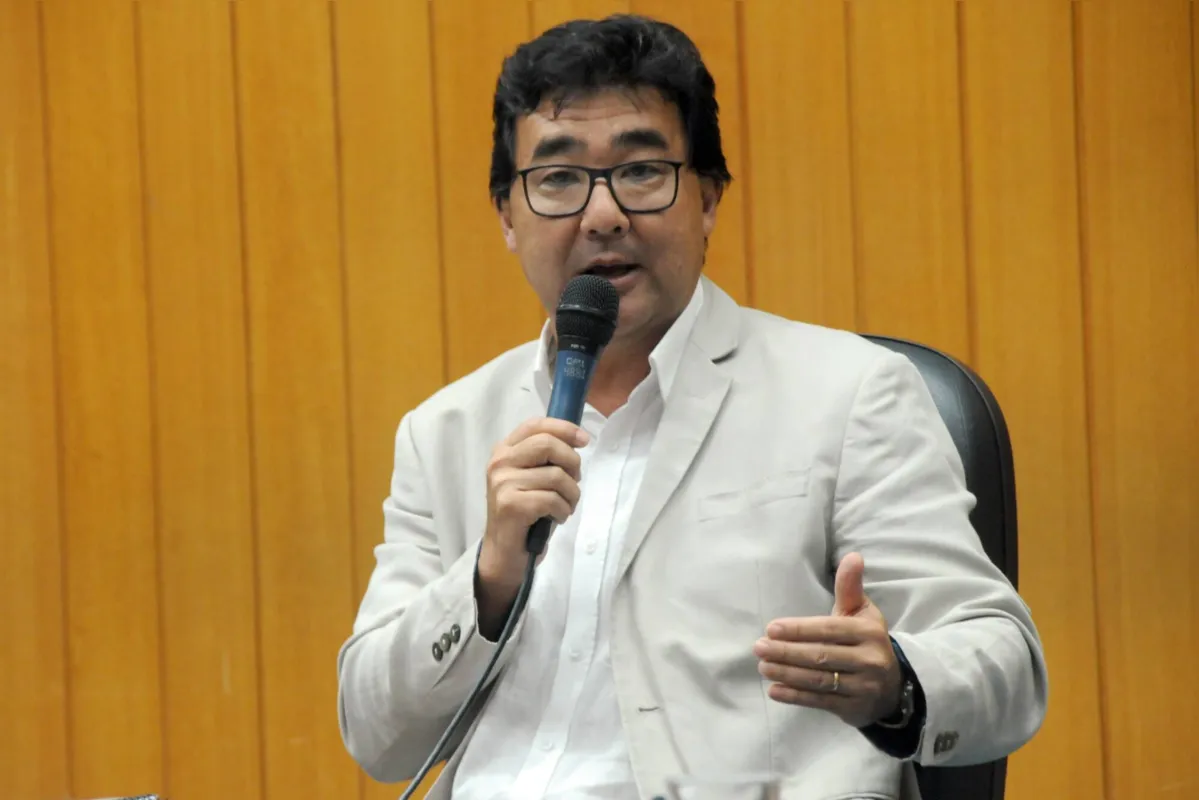 Autor da matéria que altera a atual lei, Jairo Tamura (PL), que já trabalhou em concessionária de veículos, diz que obrigatoriedade de plantar árvores é uma "punição" às empresas