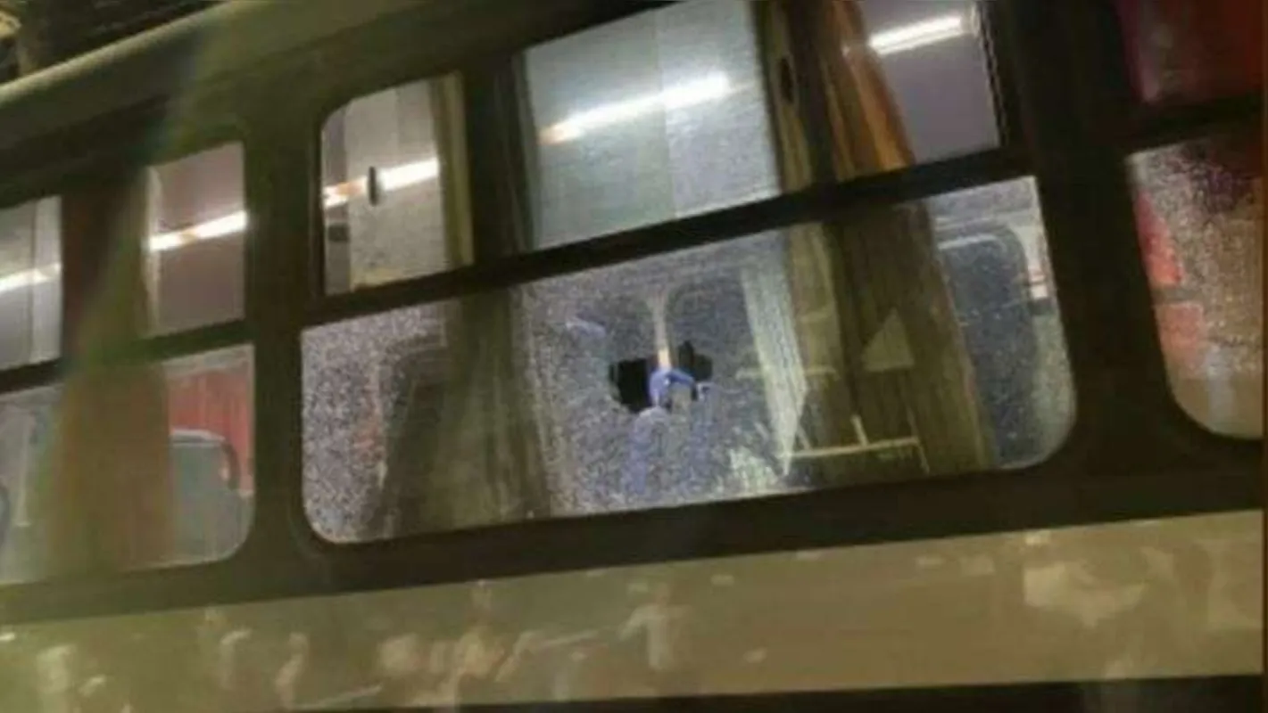 Imagem ilustrativa da imagem Ônibus de estudantes foi alvejado por disparos de "airsoft" diz Polícia Civil