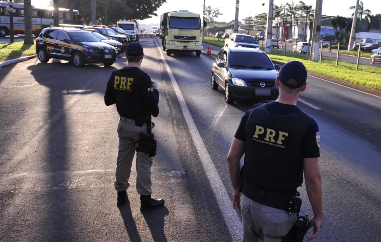 A fiscalização e o policiamento nas rodovias serão intensificados com o aumento das rondas ostensivas e com o posicionamento das equipes em locais estratégicos