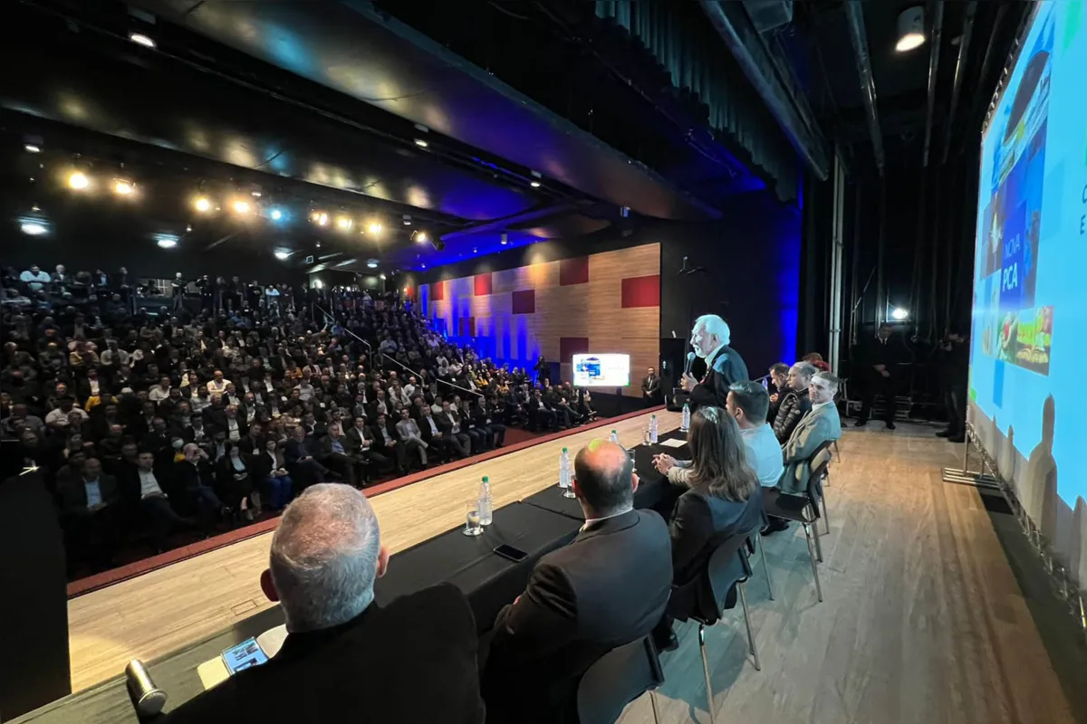 O governador em exercício Darci Piana participou do evento Nova PCA: Cenários para prefeitos e vereadores, realizado pelo Tribunal de Contas do Paraná nesta segunda-feira (10),  -