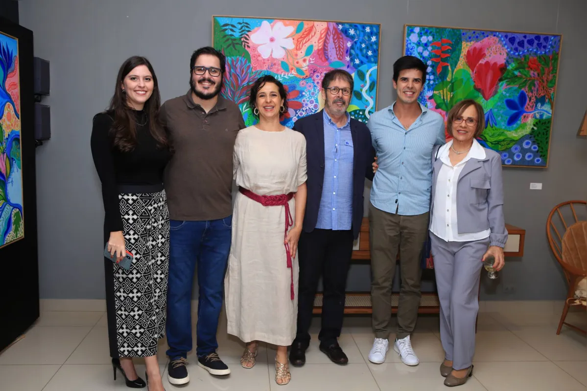 A artista com o marido, Braulio Garcia, os filhos Bruno e Pedro, a mãe, Maria Eugênia Cavalcante e a nora, Regina Ramos