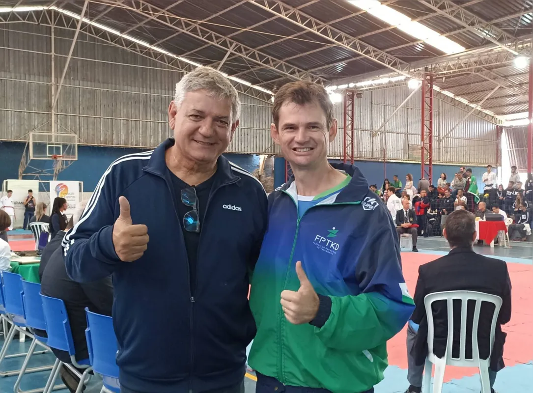 Superintendente da Paraná Esportes, Hélio Wirbiski e o Presidente  Federação paranaense de taekwondo (FPTKD) Ricardo Zimmer,