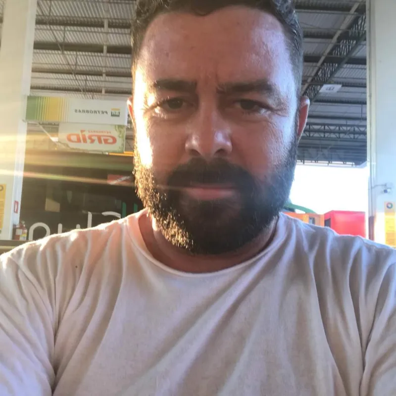 O piloto londrinense Otávio Augusto Munhoz Silva foi localizado neste domingo (9), em Roraima, após 13 dias perdido em uma mata fechada.