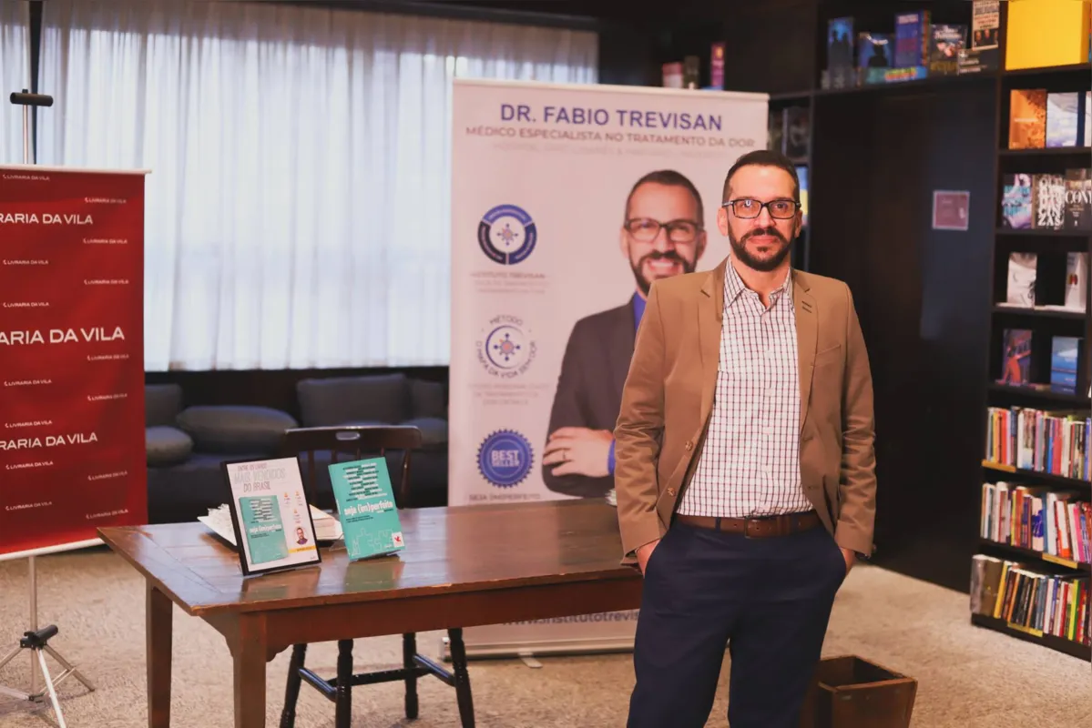 Depois do lançamento do livro em São Paulo, nos últimos meses, a noite de autógrafos em Londrina foi um sucesso!