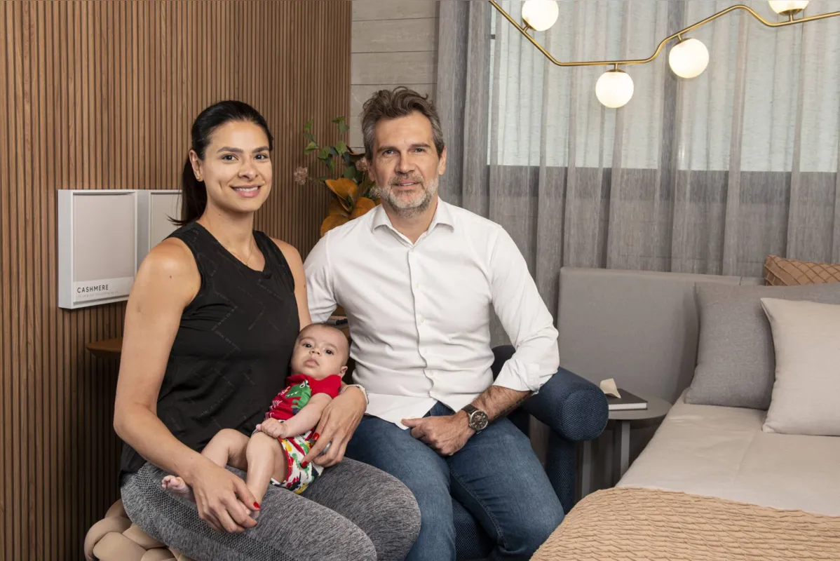 Alaine e Guilherme Hille com o filho