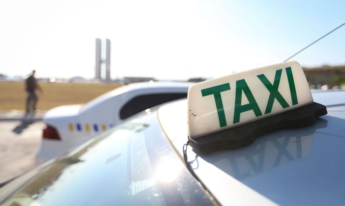 Imagem ilustrativa da imagem Prazos dos auxílios Caminhoneiro e Taxista terminam dia 10