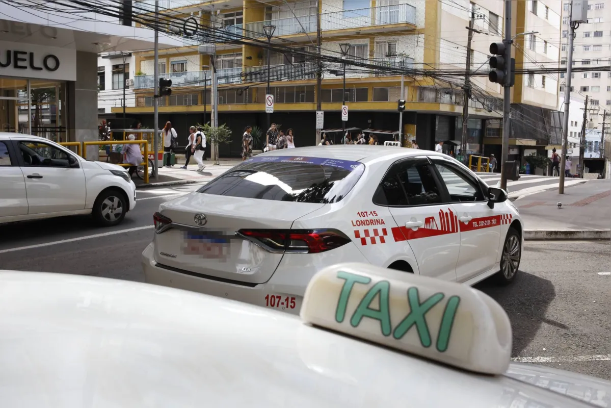 A utilização de carros que atendem via aplicativo poderá gerar uma economia de cerca de R$ 500 mil por ano para os cofres do município