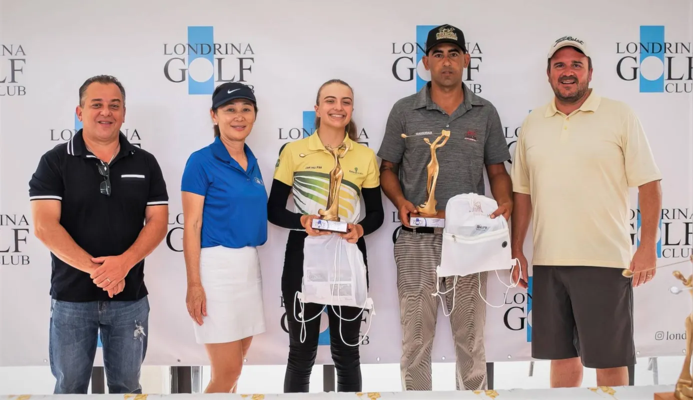 Conrado Angelo Scheller (prefeito de Cambé), Alice Ito (capitã do LGC e vice campeã Scratch), Ana Helena Cunha (campeã Scratch Feminino), Ricardo Correia (campeão Scratch masculino) e o Fabio Pierre Marin ( presidente do LGC).