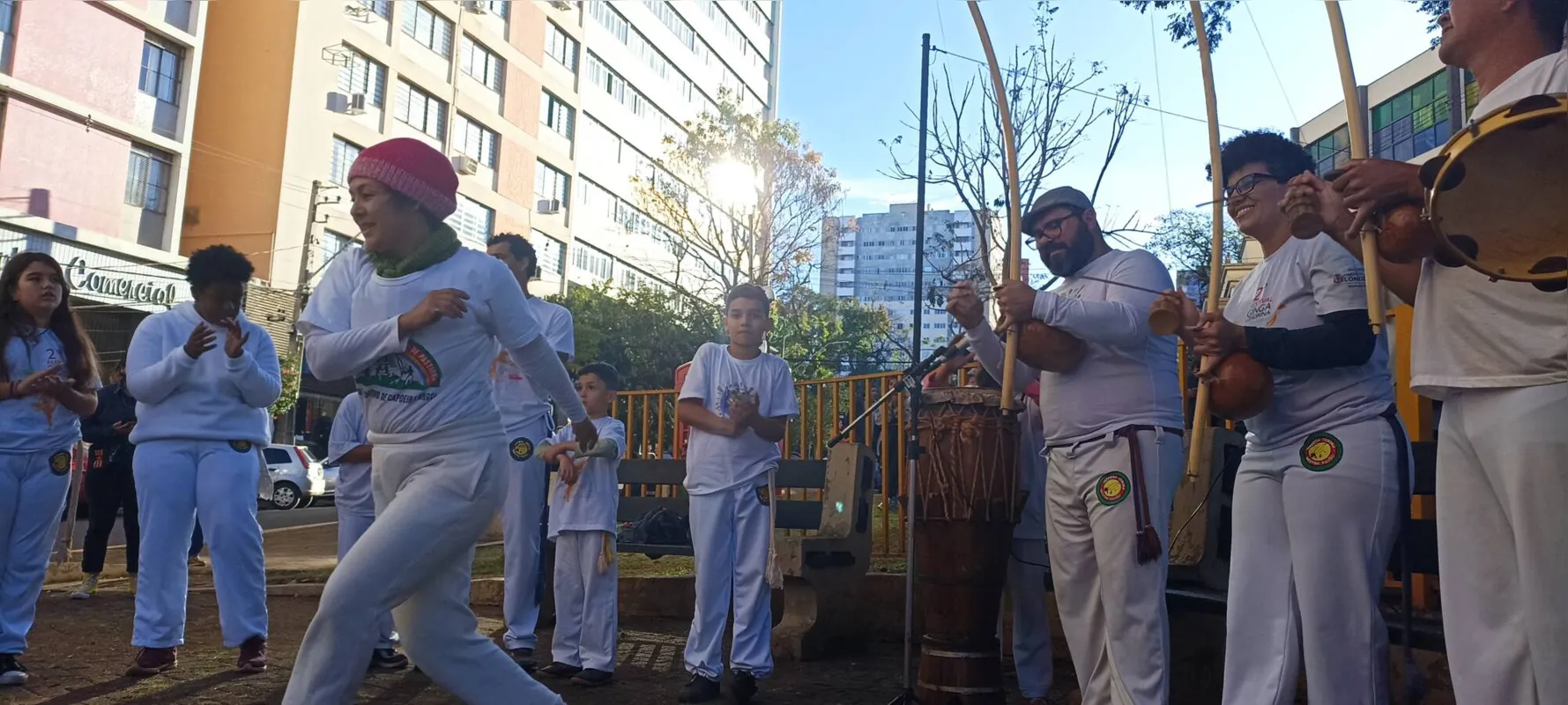 Evento no Centro Histórico de Londrina contou com capoeira e outras atividades culturais