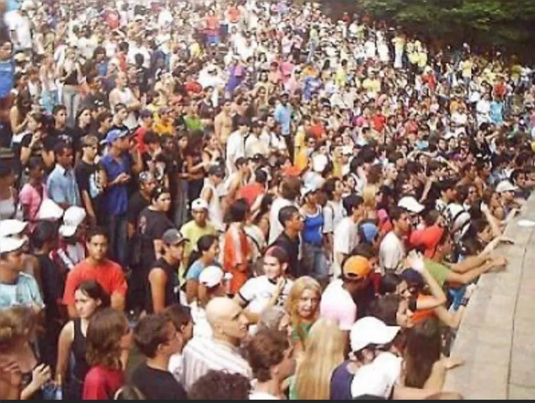Show no Anfiteatro do Zerão realizado na década de 90 com público expressivo