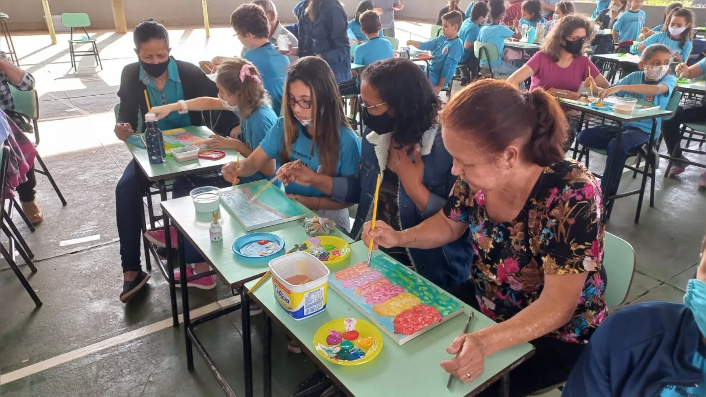 Dia dos Avós na Escola Nina Gardemann: troca de conhecimentos sobre o respeito aos mais velhos