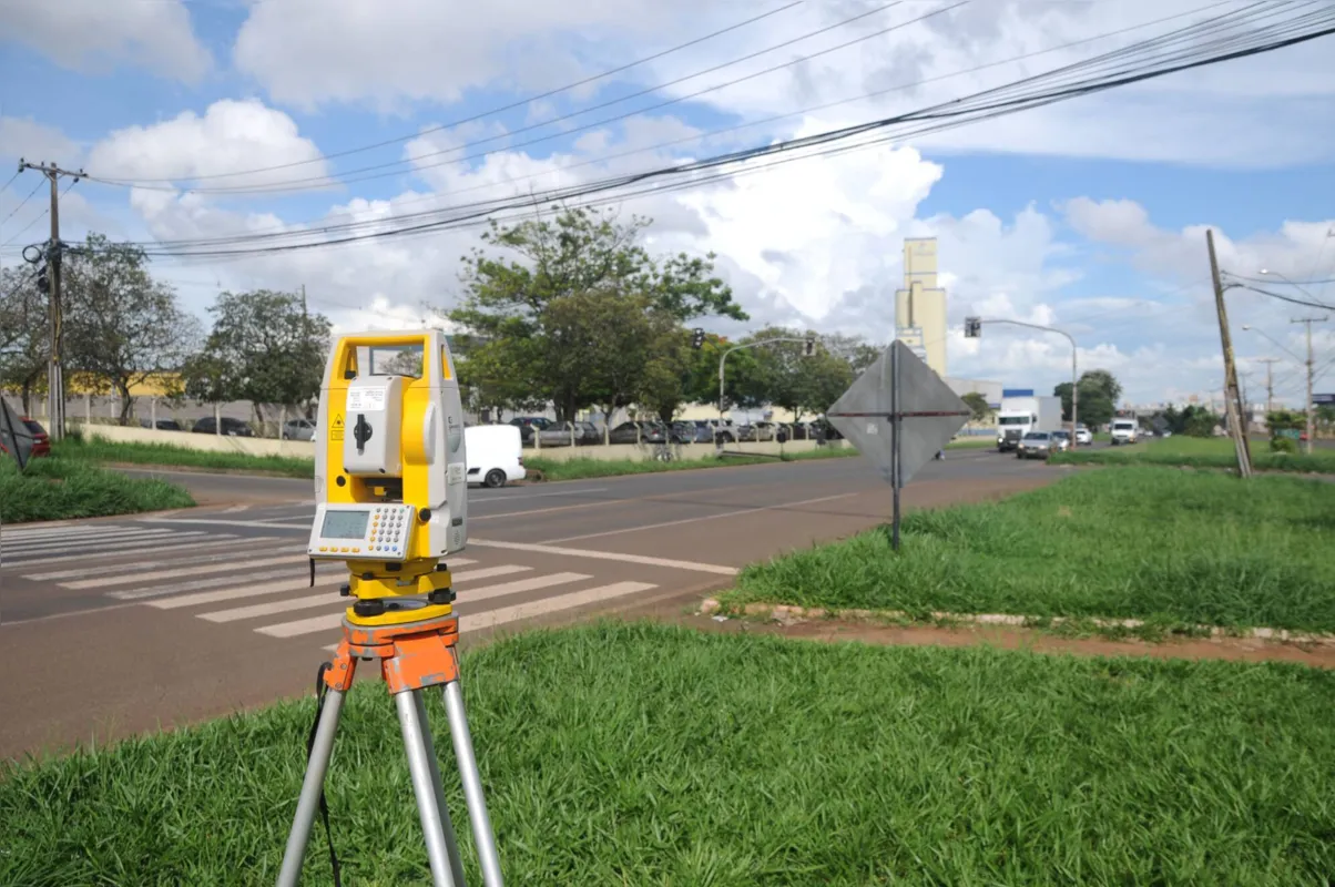 A obra prevê a elevação da BR-369 e execução de passagem inferior com duas pistas duplas ligadas a duas rotatórias