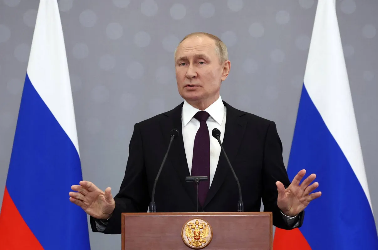 O presidente da Rússia, Vladimir Putin, durante  cúpula de líderes em Astana