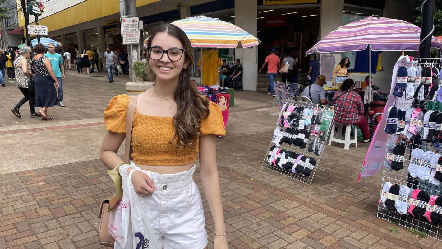 Giulia Berguio da Costa, 22, não notou muito desconto nas compras
