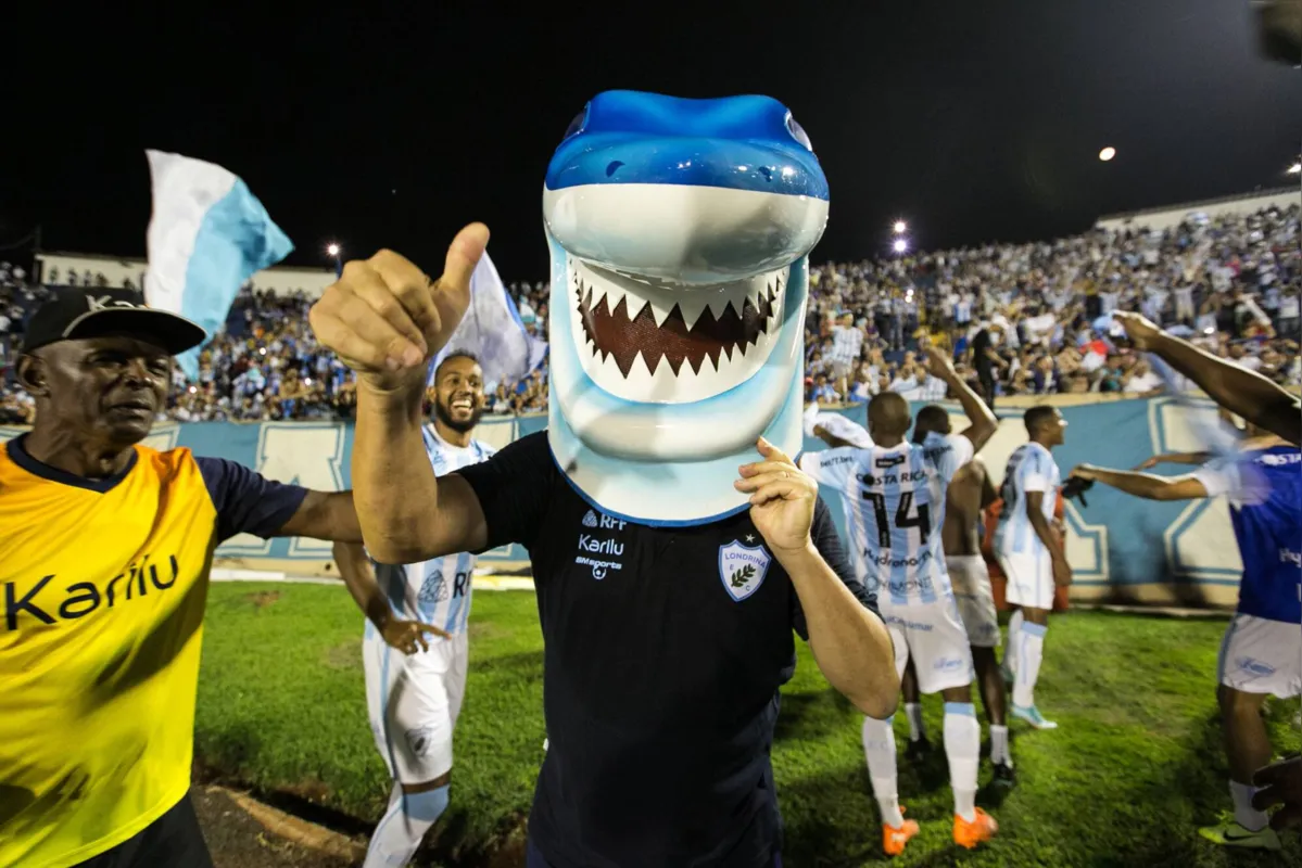 Em 2022, o LEC fez a torcida sonhar com a vaga na série A, a ponto do técnico Adilson Batista vestir até a cabeça do mascote do Tubarão
