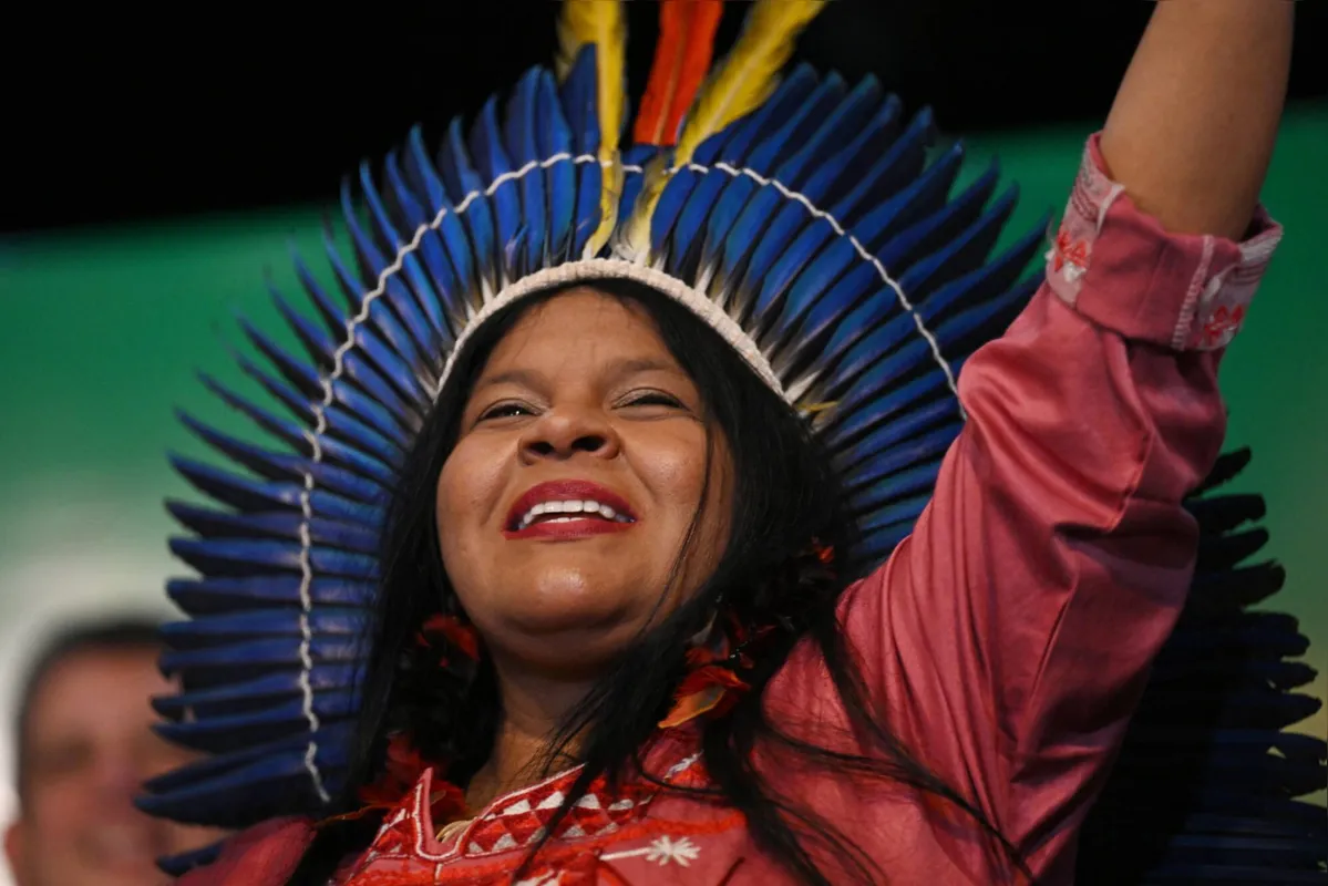 No governo Lula, Sônia Guajajara foi indicada para o primeiro Ministério Indígena da história do Brasil, já não era sem tempo