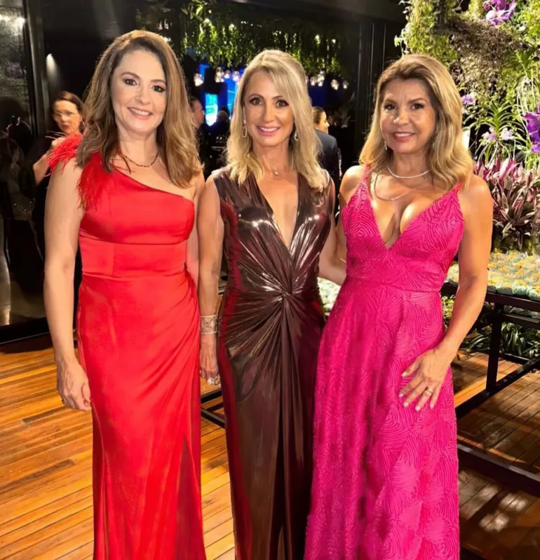 Em recente festiva recepção em Londrina, as belas presenças de Simone Selmann, Monica Pasello e Daniela Monteiro