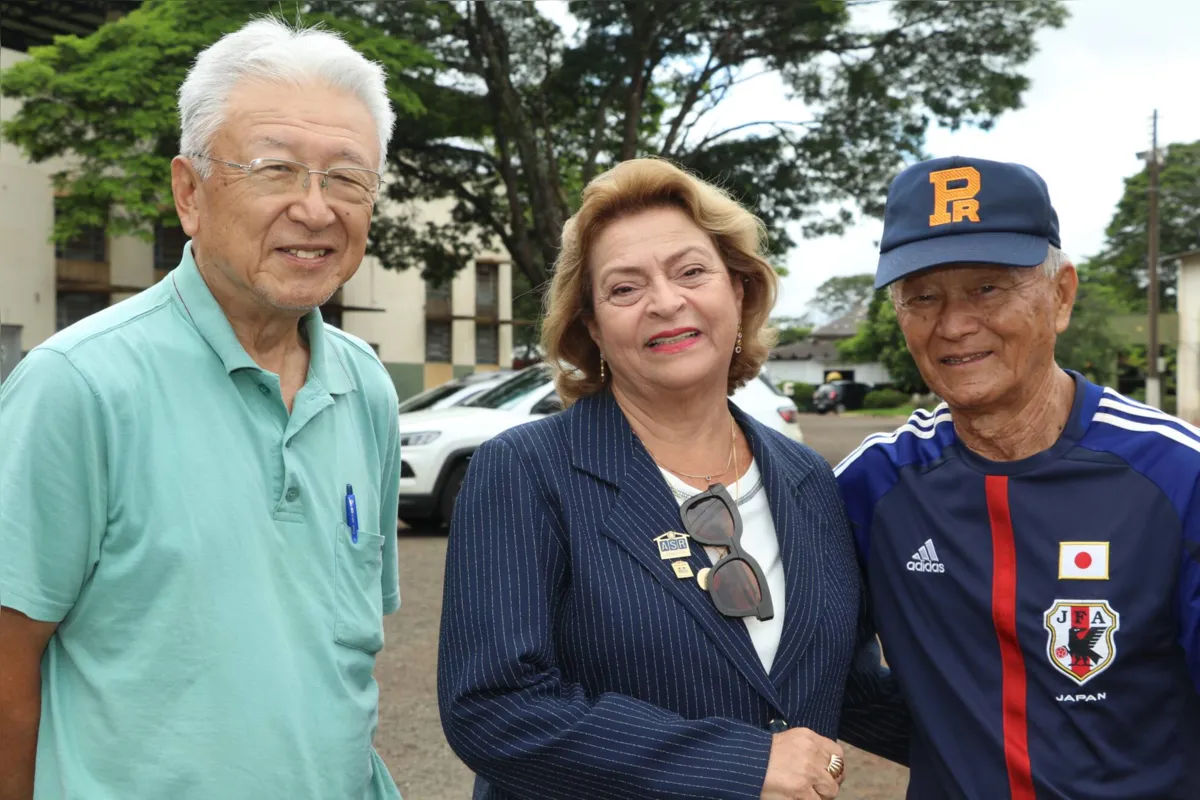 Tumoru Sera, diretor da Acel, Selma Nogami, presidente da ASRL, e Luiz Nakashini, diretor de beisebol do clube